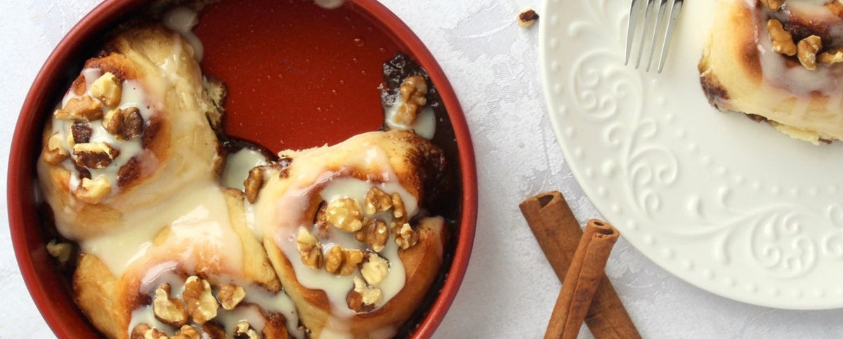 Maple Walnut Cinnamon Rolls in Cabernet Cake Pan